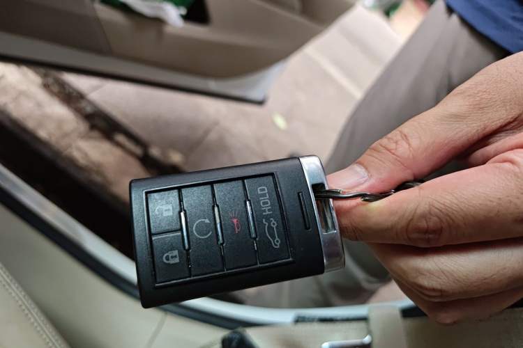 Used Cadillac XTS 2014 28T Platinum Edition Vehicle Key