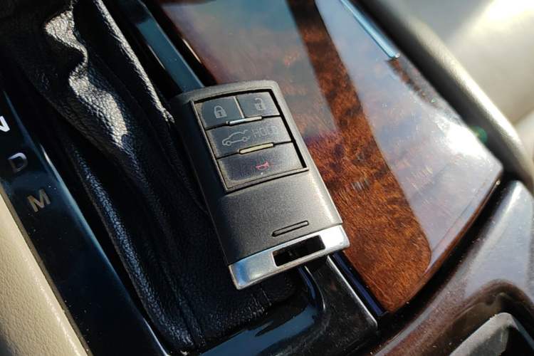 Used Cadillac XTS 2014 28T Comfort Version Vehicle Key
