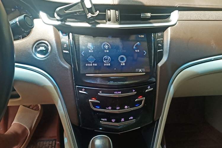 Used Cadillac XTS 2014 28T Comfort Version Audio And AC Panel