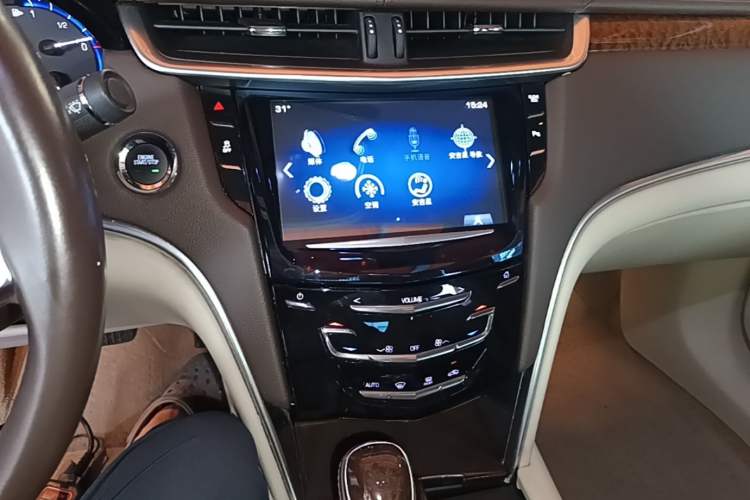 Used Cadillac XTS 2014 28T Elite Edition Audio And AC Panel