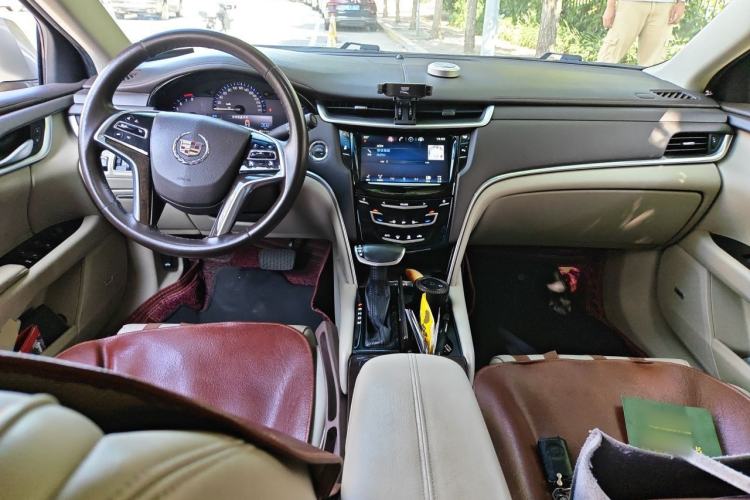 Used Cadillac XTS 2014 28T Comfort Version Center Console