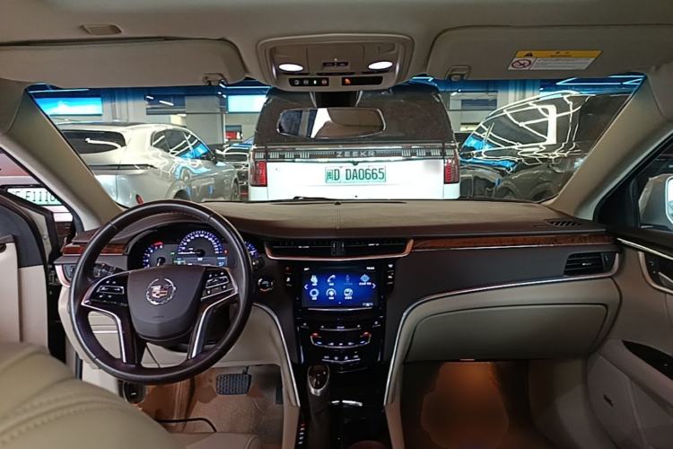 Used Cadillac XTS 2014 28T Elite Edition Center Console