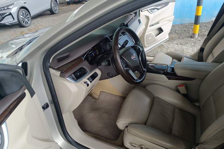 Used Cadillac XTS 2014 28T Luxury Model Driver Seat