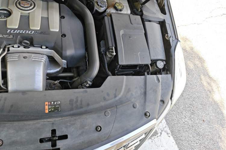 Used Cadillac XTS 2014 28T Comfort Version Engine Bay Left