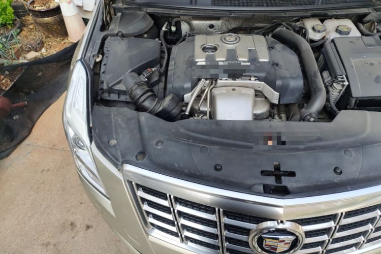 Used Cadillac XTS 2014 28T Comfort Version Engine Bay Right