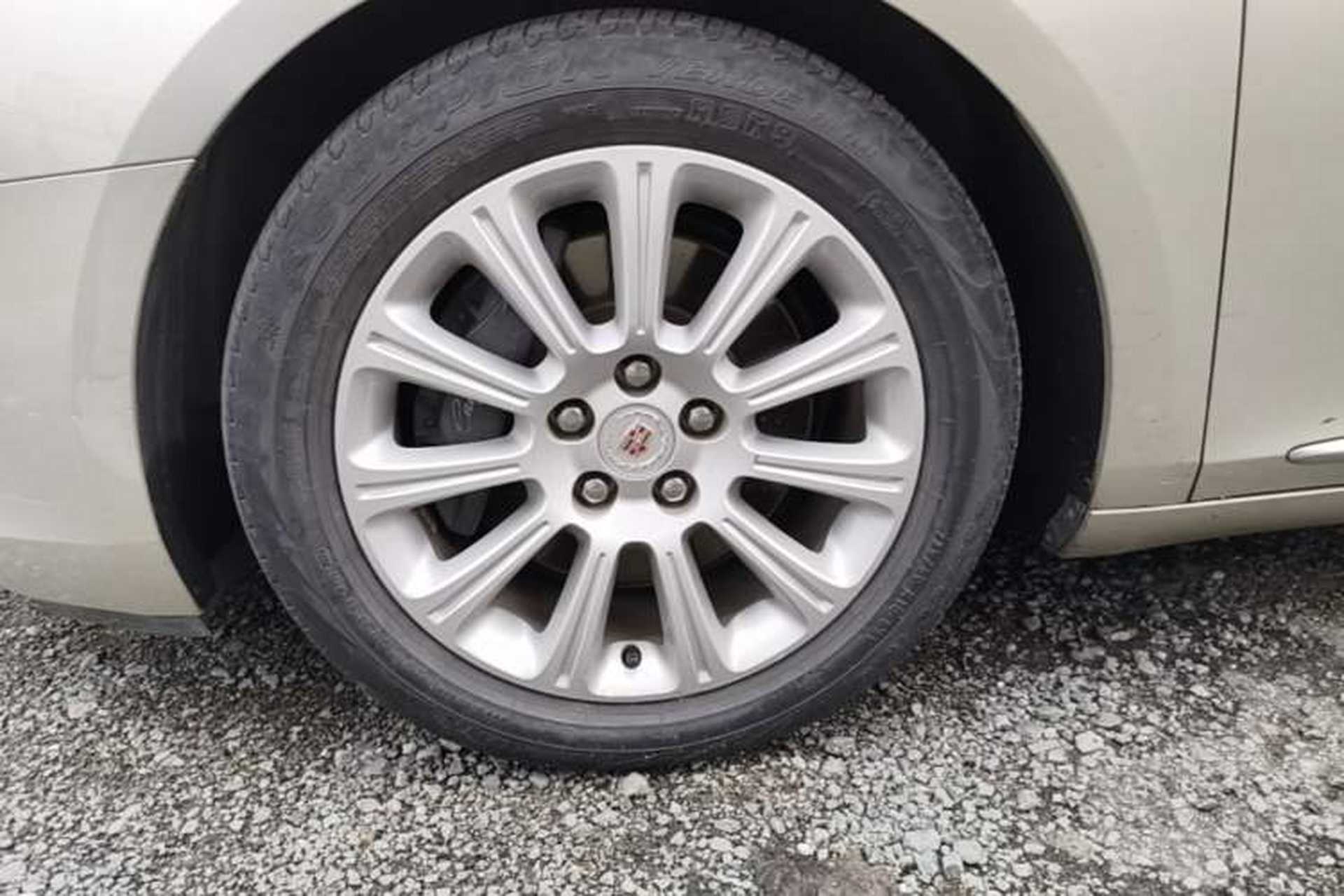 Used Cadillac XTS 2014 28T Comfort Version Exterior 4