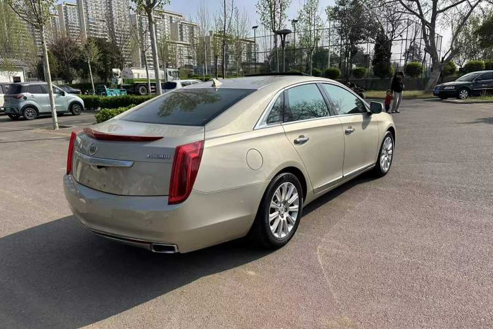 Used Cadillac XTS 2014 28T Luxury Model Exterior 6