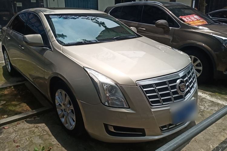 Used Cadillac XTS 2014 28T Comfort Version Front Right 45 Deg
