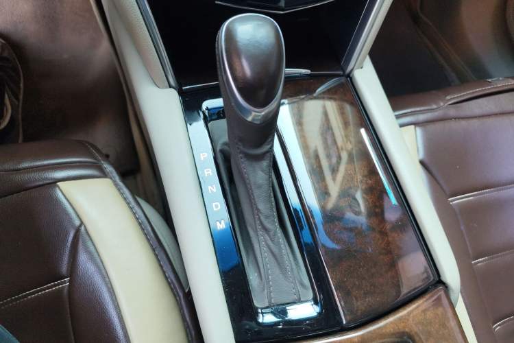 Used Cadillac XTS 2014 28T Comfort Version Gear Lever