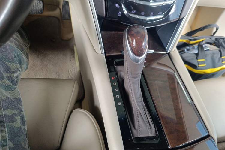 Used Cadillac XTS 2014 28T Luxury Model Gear Lever