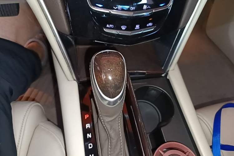 Used Cadillac XTS 2014 28T Elite Edition Gear Lever