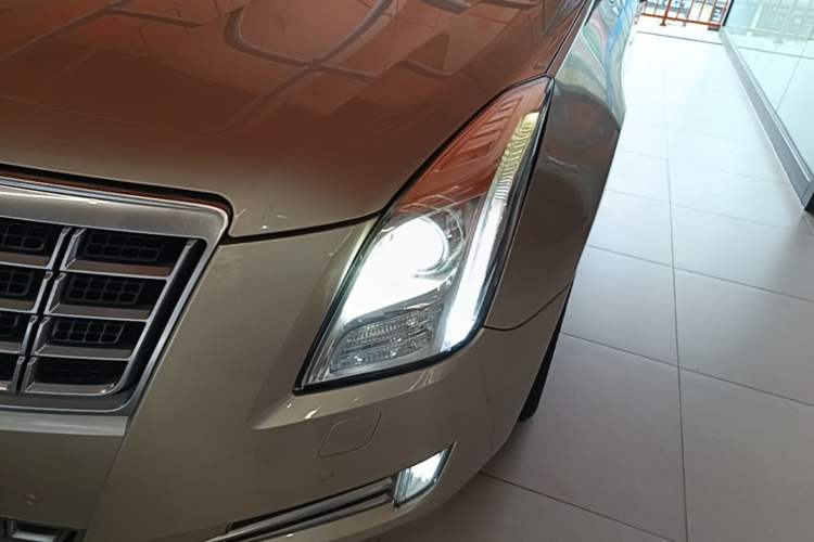 Used Cadillac XTS 2014 28T Elite Edition Left Front Headlight