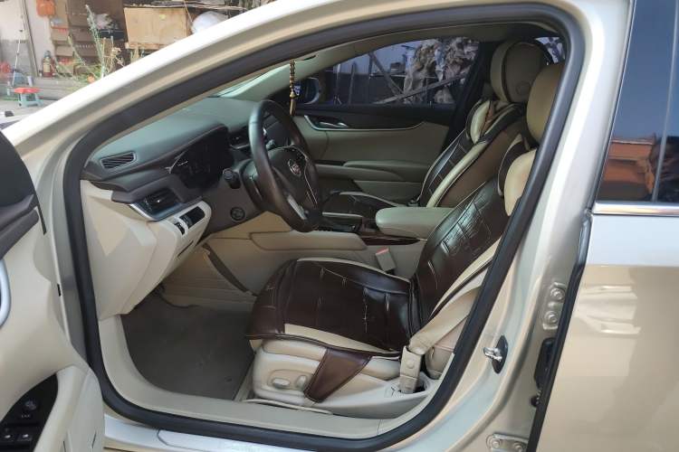 Used Cadillac XTS 2014 28T Comfort Version Left Front Seat