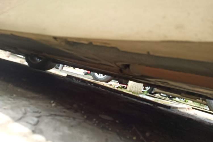 Used Cadillac XTS 2014 28T Comfort Version Left Side Sill