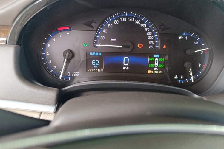 Used Cadillac XTS 2014 28T Luxury Model Odometer Close Up
