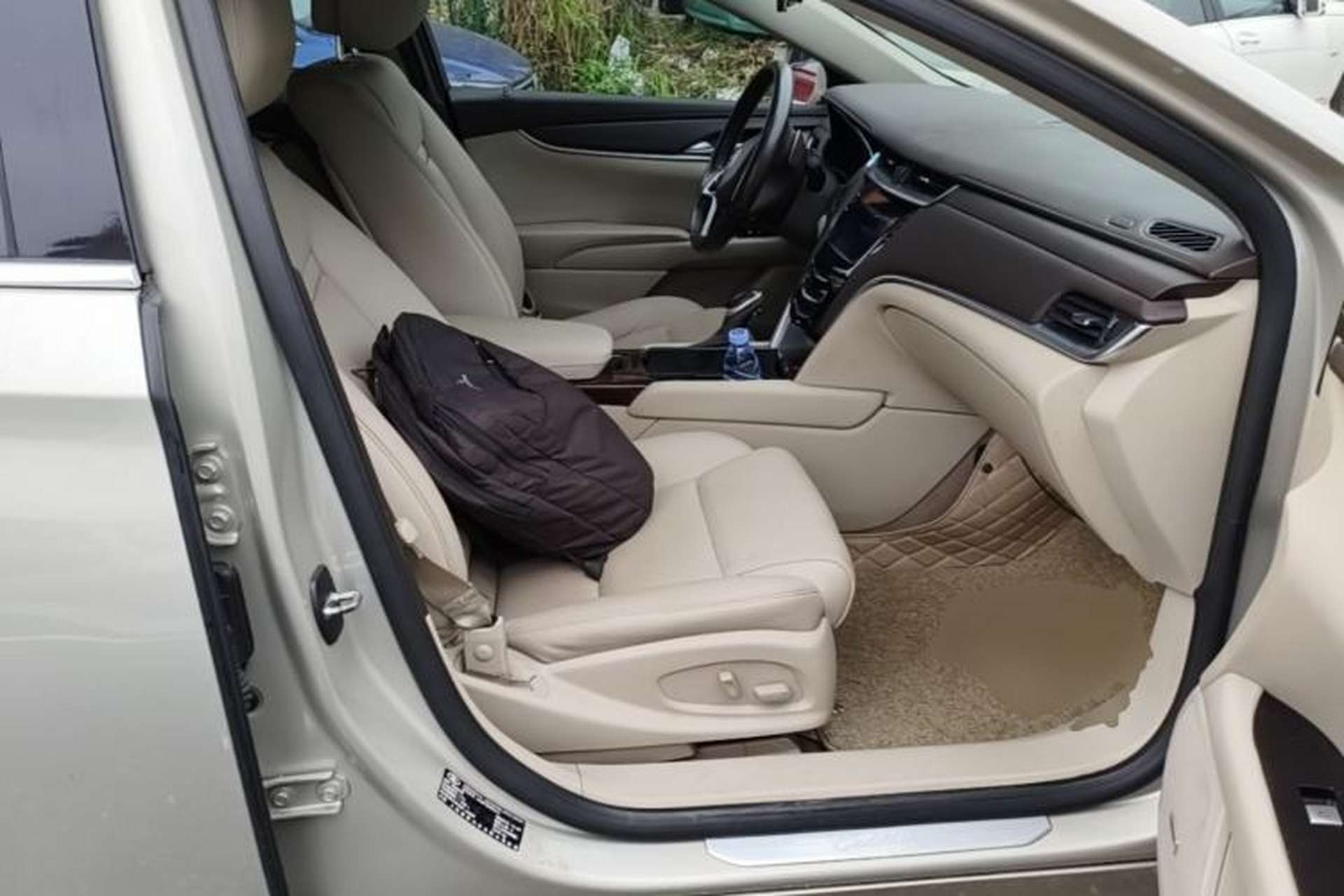 Used Cadillac XTS 2014 28T Comfort Version Right Front Seat