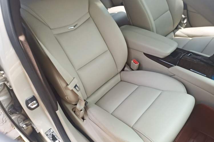 Used Cadillac XTS 2014 28T Comfort Version Right Front Seat