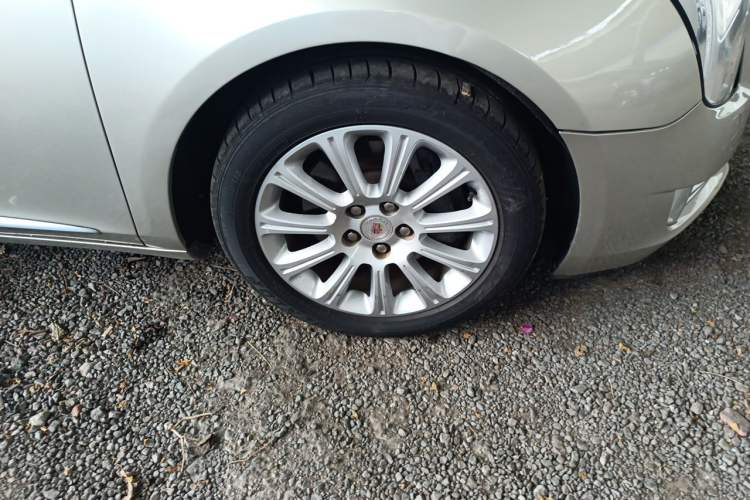 Used Cadillac XTS 2014 28T Luxury Model Right Front Wheel Hub