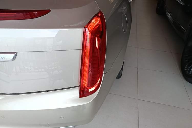 Used Cadillac XTS 2014 28T Elite Edition Right Rear Taillight