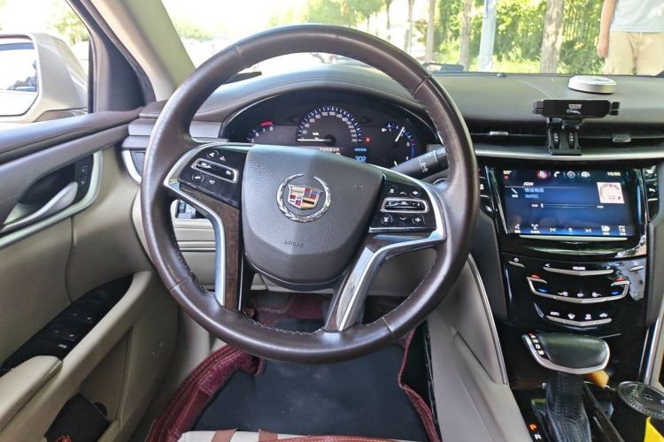 Used Cadillac XTS 2014 28T Comfort Version Steering Wheel
