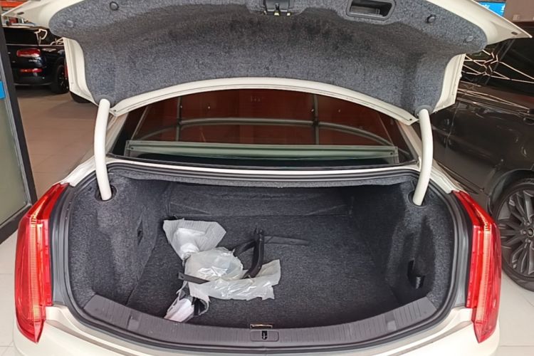 Used Cadillac XTS 2014 28T Elite Edition Trunk