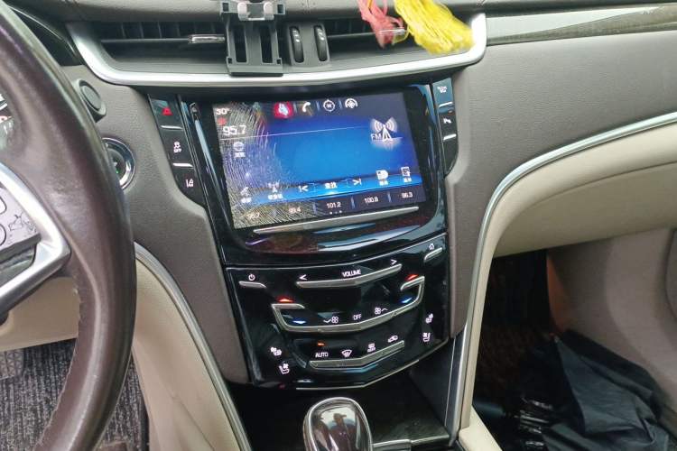 Used Cadillac XTS 2015 28T Platinum Edition Audio And AC Panel
