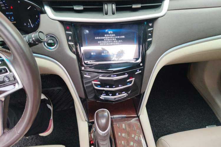 Used Cadillac XTS 2015 28T Comfort Model Audio And AC Panel