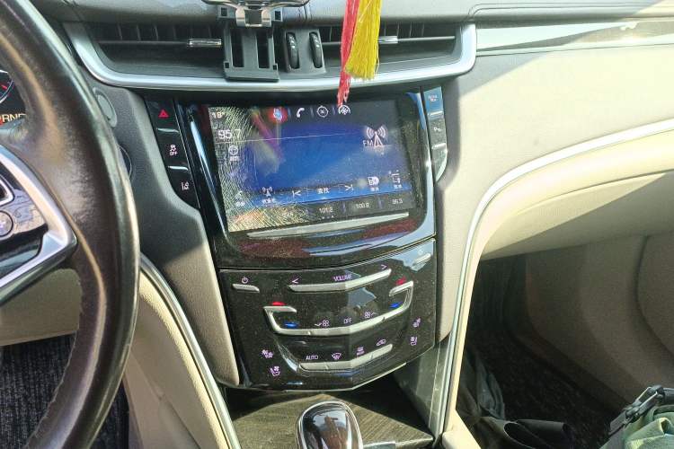 Used Cadillac XTS 2015 28T Platinum Edition Audio And AC Panel