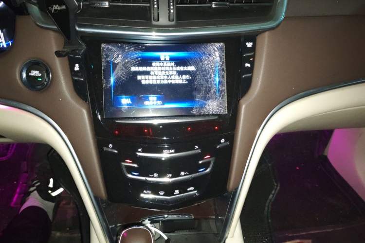 Used Cadillac XTS 2015 28T Comfort Model Audio And AC Panel
