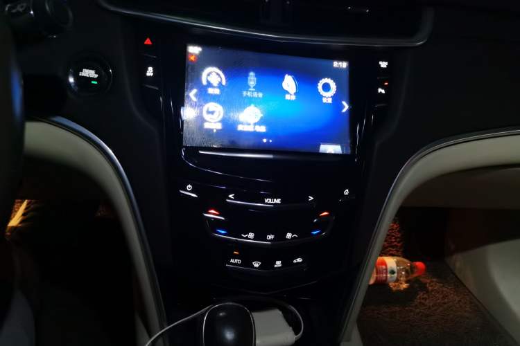 Used Cadillac XTS 2015 28T Comfort Model Audio And AC Panel