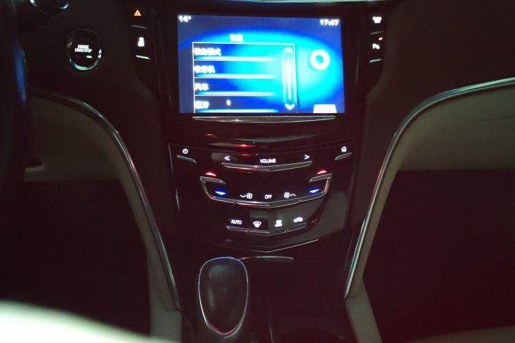 Used Cadillac XTS 2015 28T Comfort Model Audio And AC Panel