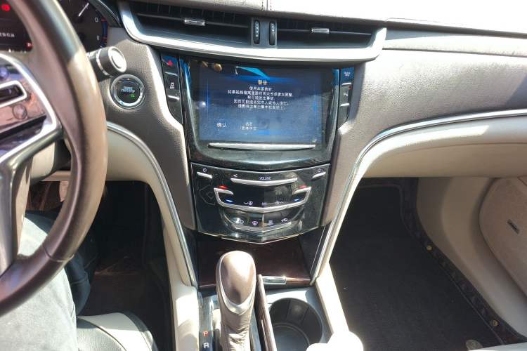 Used Cadillac XTS 2015 28T Comfort Model Audio And AC Panel