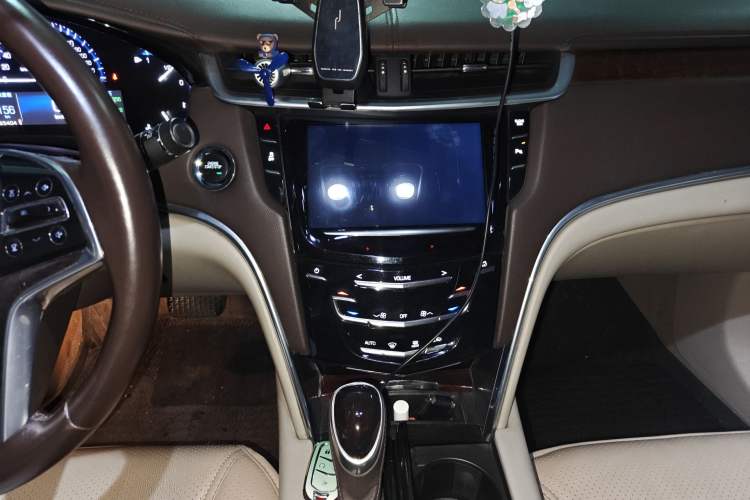 Used Cadillac XTS 2015 28T Elite Model Audio And AC Panel