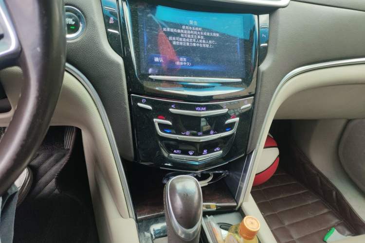 Used Cadillac XTS 2015 28T Comfort Model Audio And AC Panel