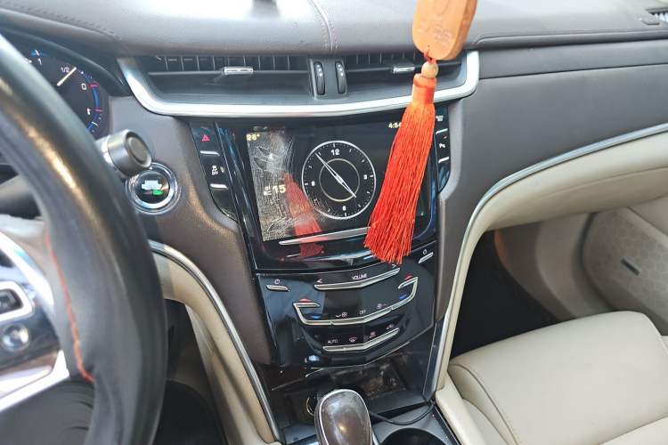 Used Cadillac XTS 2015 28T Comfort Model Audio And AC Panel