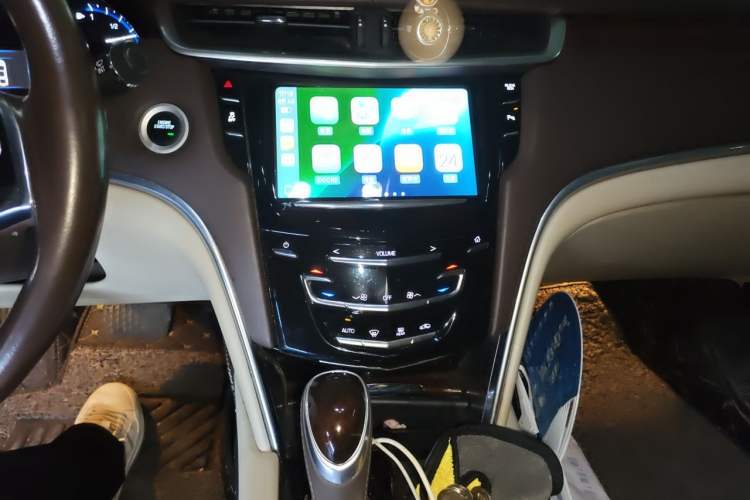 Used Cadillac XTS 2015 28T Elite Model Audio And AC Panel
