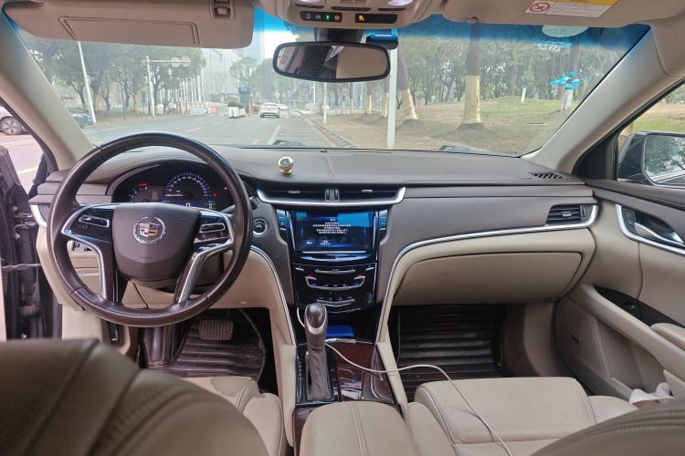 Used Cadillac XTS 2015 28T Comfort Model Center Console