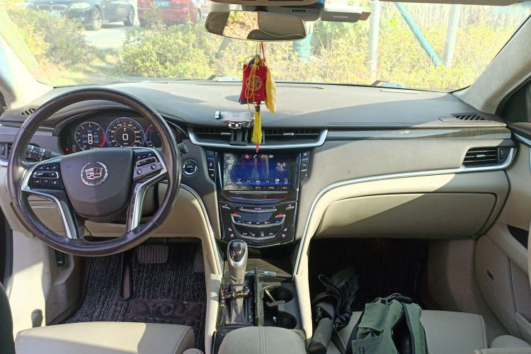 Used Cadillac XTS 2015 28T Platinum Edition Center Console