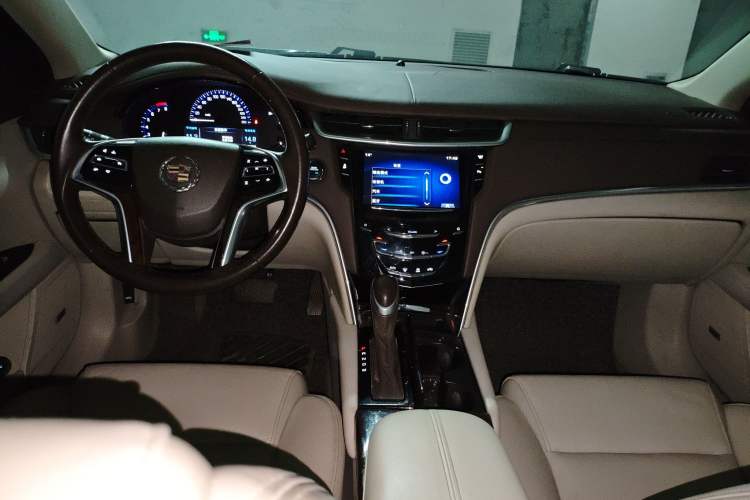 Used Cadillac XTS 2015 28T Comfort Model Center Console