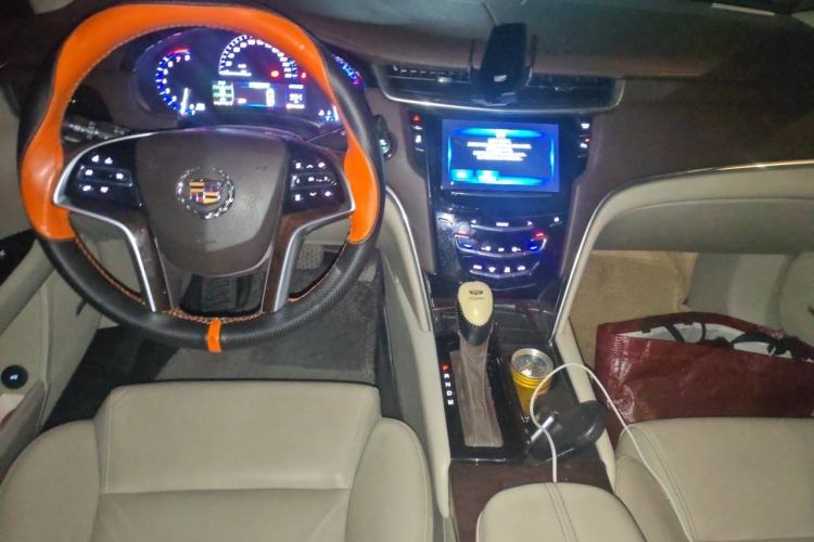 Used Cadillac XTS 2015 28T Comfort Model Center Console