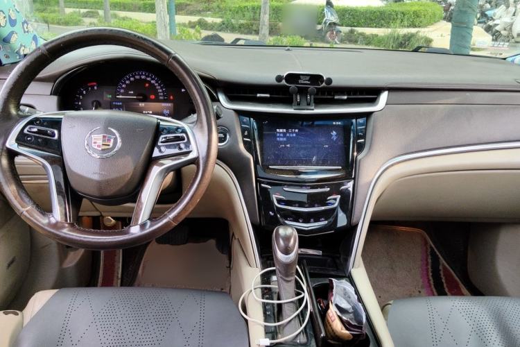 Used Cadillac XTS 2015 28T Comfort Model Center Console