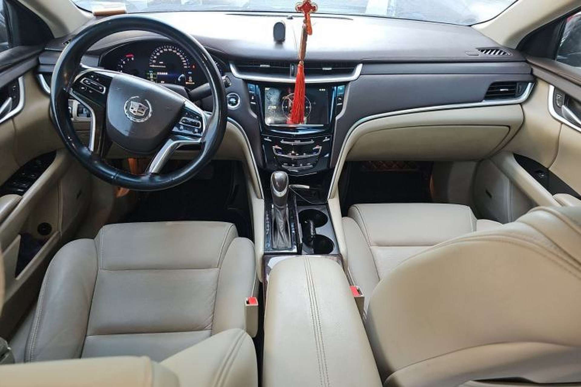 Used Cadillac XTS 2015 28T Comfort Model Center Console