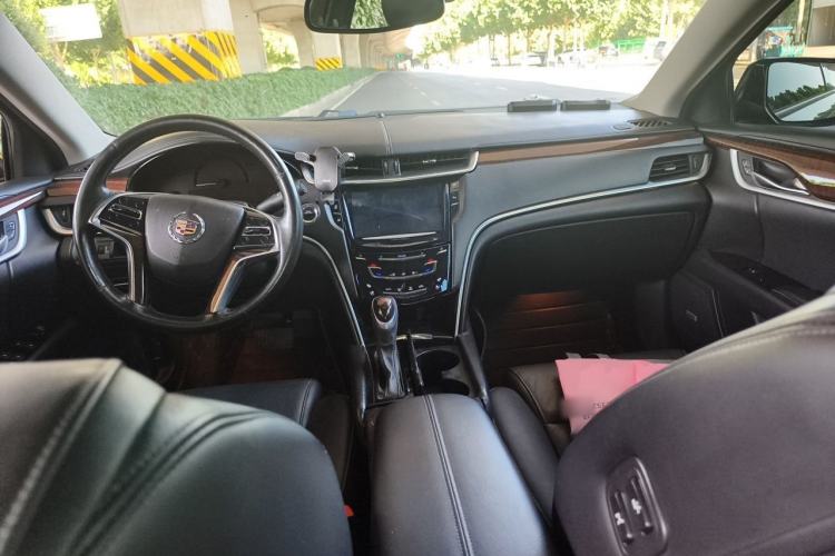 Used Cadillac XTS 2015 28T Luxury Model Center Console