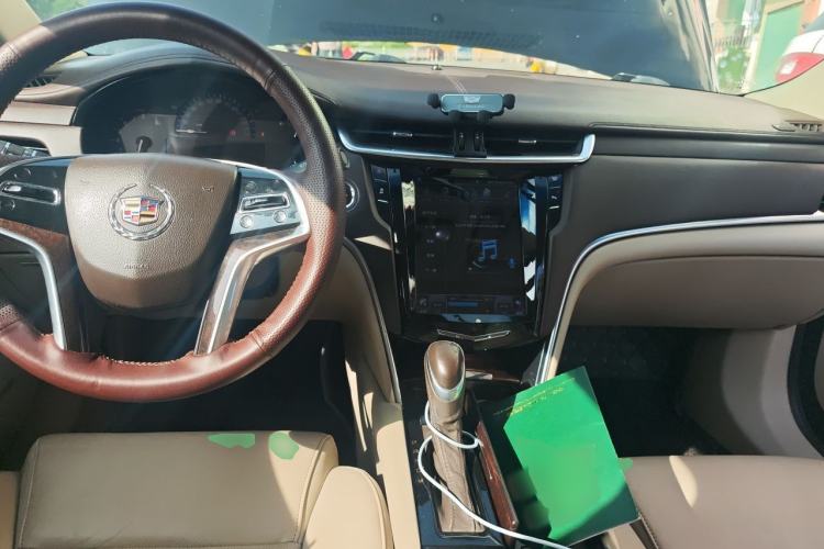 Used Cadillac XTS 2015 28T Comfort Model Center Console