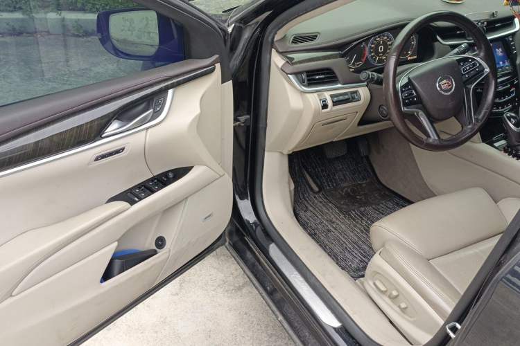 Used Cadillac XTS 2015 28T Platinum Edition Driver Seat