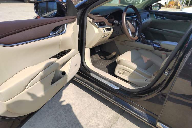 Used Cadillac XTS 2015 28T Comfort Model Driver Seat