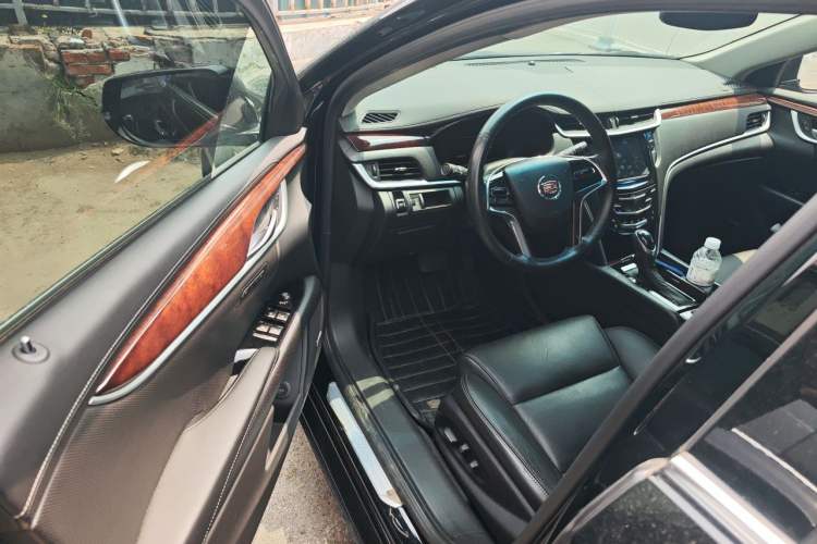 Used Cadillac XTS 2015 28T Luxury Model Driver Seat