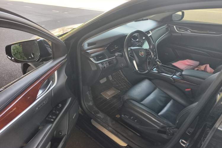 Used Cadillac XTS 2015 28T Luxury Model Driver Seat