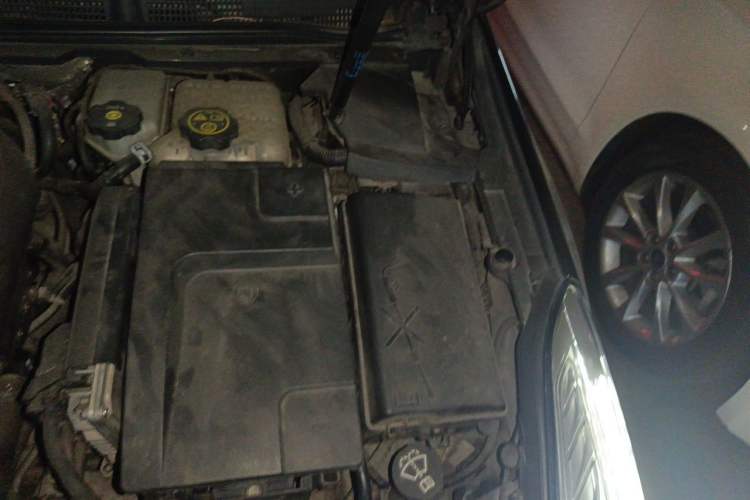 Used Cadillac XTS 2015 28T Comfort Model Engine Bay Left