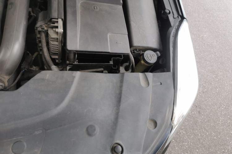 Used Cadillac XTS 2015 28T Comfort Model Engine Bay Left